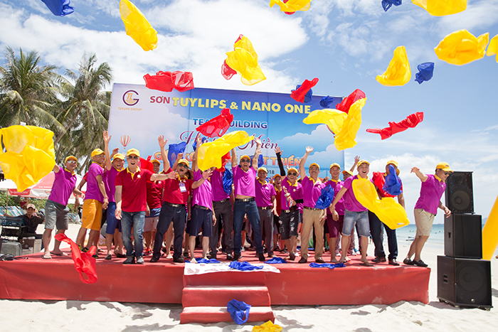 Vượt qua thử thách Team building cùng Sơn TUYLIPS & NANO ONE tại Thành phố biển Nha Trang